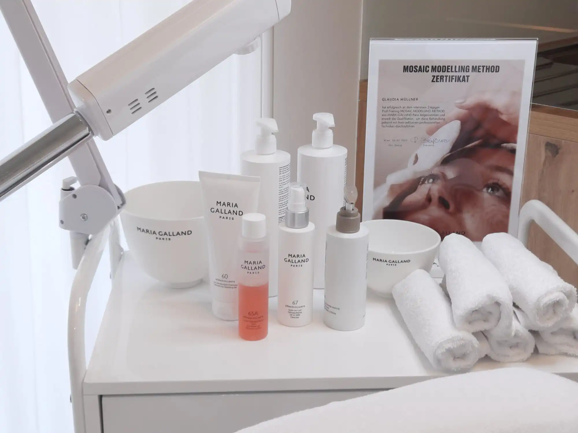 Produkte von Maria Galland in einem eleganten Ambiente